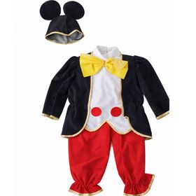 Kleinkind trägt ein Maus-Kostüm in Größe 80/86 mit schwarzem Frack, gelber Schleife, roter Hose und Ohrenmütze vor weißem Hintergrund.