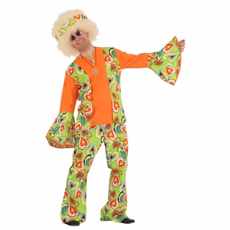 Hippie Kostüm Arne Flower Power für Herren Gr. 48-58 Anzug bunt SALE Fasching Karneval Mottoparty 70er Jahre Schlagermove Paar- und Gruppenkostüm Mann trägt ein orange-grünes Hippie-Kostüm mit gemusterter Schlaghose, Trompetenärmeln und Stirnband im bunten Flower-Power-Stil.