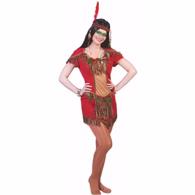 Damenkostüm im Western- und Tribal-Stil mit rot-braunem Fransen-Kleid, dekorativen Federn und figurbetontem Schnitt.