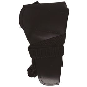 Erwachsener trägt schwarzes Schulterholster unter einem Sakko als Kostüm-Zubehör im Agenten-Look.