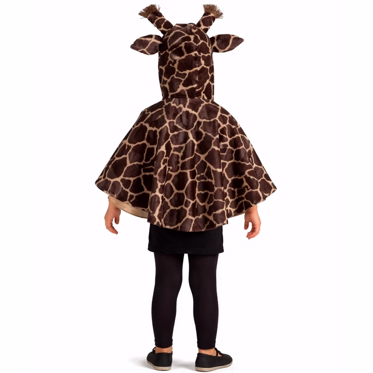 Giraffen Kostüm Lotti Tier-Cape Braun gefleckt für Kinder Gr. 110-128 Tier Tierkostüm SALE Fasching Karneval Mottoparty Kinderfasching Kind von hinten im Giraffen-Kostüm mit Kapuze und Hörnern, kurzer Umhang mit typischem Muster.