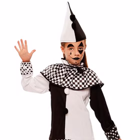 Nahaufnahme des Harlekin-Kostüm mit kariertem Kragen und spitzem Harlekin-Hut von Vorne.