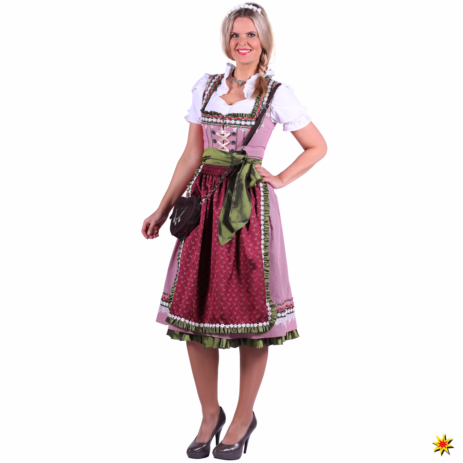 Dirndl Nora Deluxe Trachtenkleid Wiesn Oktoberfest Damen Gr. 38 SALE Wiesn Fasching Karneval Mottoparty Frau im rosa-weinroten Dirndl mit weißer Bluse, grüner Schärpe und Herztasche seitlich von Vorne vor weißem Hintergrund.