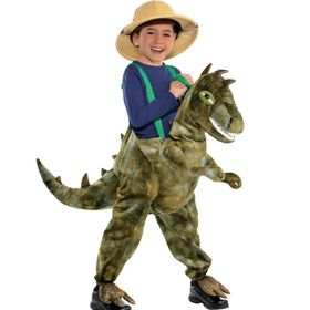 Kind im T-Rex Kostüm „Reitender Dino“ mit Hosenträgern, braun-grünem Schuppendesign und realistischem Dino-Kopf.