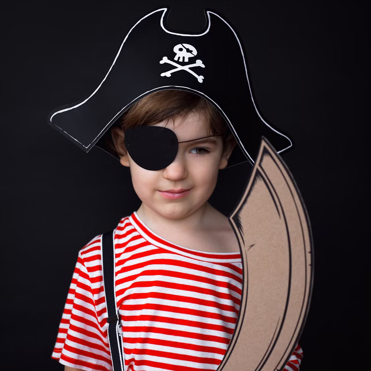 Piraten Hut mit Augenklappe aus Pappe Party-Deko Zubehör Kindergeburtstag Seeräuber Fasching Karneval Mottoparty Kinderfest Piraten Hut mit Augenklappe aus Pappe Party-Deko Zubehör Kindergeburtstag Seeräuber Fasching Karneval Mottoparty Kinderfest