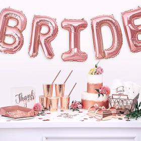 Bride Squad Teller Roségold 6 Stück JGA Deko Junggesellinnenabschied SALE Tischdeko Party-Deko JGA Pride To Be Bride Squad Party Hochzeit Roségoldene Bride Squad Partydekoration mit Papptellern, Bechern, Servietten und Ballonbuchstaben für die Brautparty.