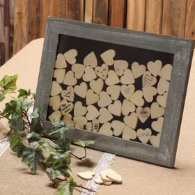 Personalisiertes Gästebuch Hochzeit Geschenk Bilderrahmen mit 53 Holzherzen zum Beschriften Geschenkidee 