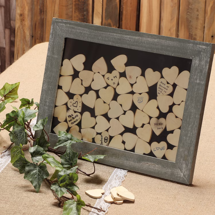 Personalisiertes Gästebuch Hochzeit Geschenk Bilderrahmen mit 53 Holzherzen zum Beschriften Geschenkidee Personalisiertes Gästebuch Hochzeit Geschenk Bilderrahmen mit 53 Holzherzen zum Beschriften Geschenkidee