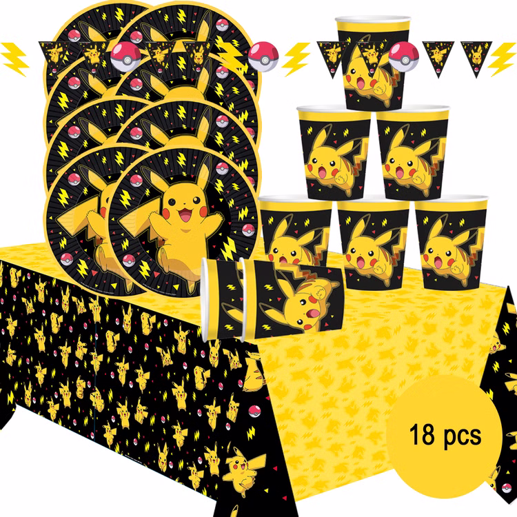Pokémon Party Set 18 Teile Pikachu Gesamtansicht 18-teiliges Pokémon Party-Set mit Pikachu-Motiven, Wimpelkette, Tischdecke, acht Tellern und acht Bechern im schwarz-gelben Design.