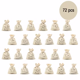 DIY Adventskalender Säckchen zum Befüllen 72-teilig mit Holzzahlen SALE Weihnachten DIY Kalender Geschenkidee Advent Adventszeit 72-teiliges Adventskalender-Set mit 24 Stoffbeuteln, Holz-Zahlenanhängern und Baumwollkordeln in Naturfarben.