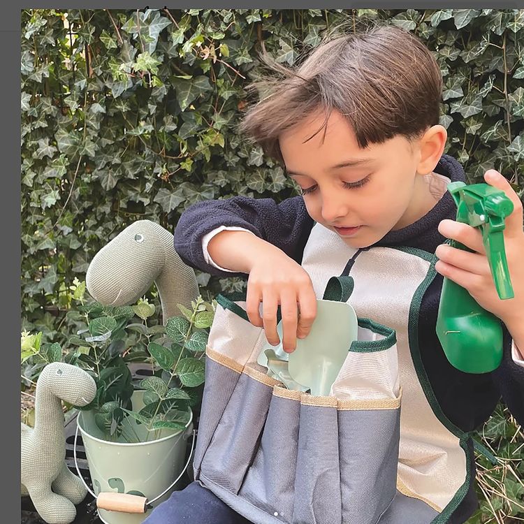 Schürze für Kinder Dino-Motiv inkl. Gartenwerkzeug 6-tlg. Gärtner-Set Schürze für Kinder inkl. Gartenwerkzeug 6-tlg. Gärtner-Set Hobbyschürze Garten-Schürze mit Dino-Motiv Dinosaurier Outdoor Spielzeug