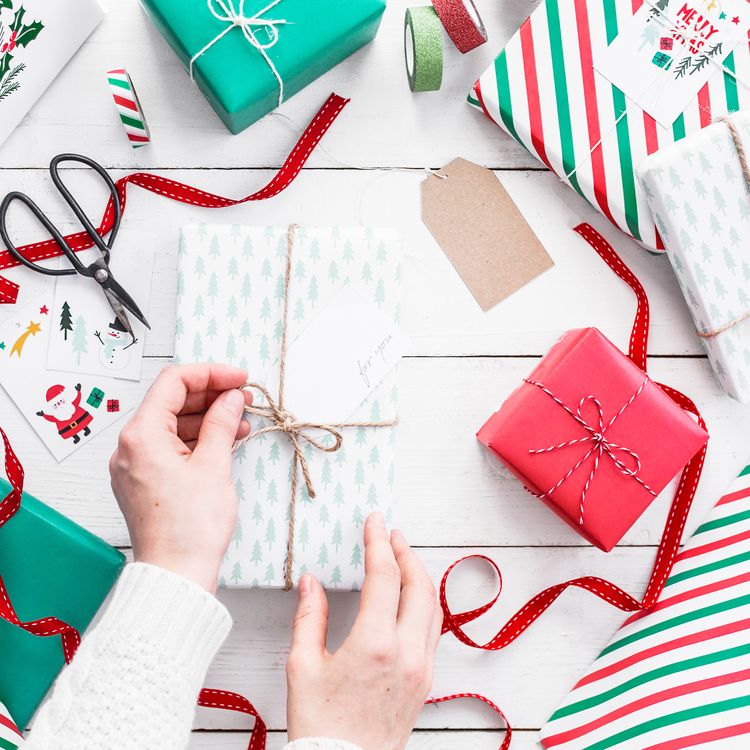 Geschenkpapier Weihnachten Merry Xmas Mix 2 Rollen 70 x 200 cm Geschenkpapier Weihnachten Merry Xmas Mix 2 Rollen 70x200 cm Deko Weihnachtspapier Geschenke einpacken Advent Heiligabend Festtage