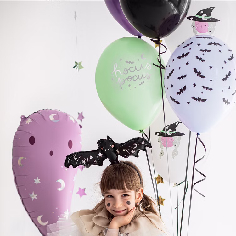 Halloween Luftballons Hexe Hocus Pocus 6 Stück Ø 30 cm Partydeko Raumdeko Dekoration SALE Halloween Party Mottoparty Hexenparty Gruselparty Halloween-Ballonstrauß mit Hexen- und Fledermausmotiven als stimmungsvolle Dekoration für Gruselpartys.