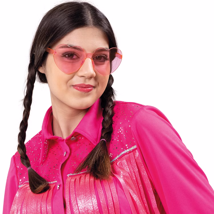 Fotobox Kostüm-Zubehör 12-tlg. – Party-Spaß für Hochzeit, Geburtstag & JGA Perücken Hüte Augenmaske Brille Haarreifen Kette Ohrringe Accessoires Mottoparty Frau mit pinker Herzbrille seitlich von Vorne.