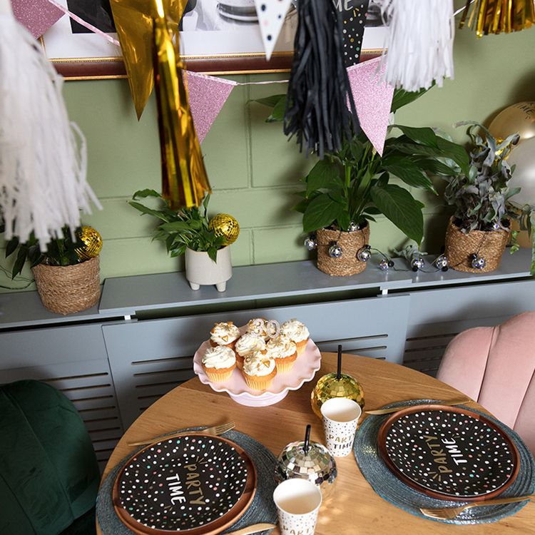 Party Time Party-Set Geburtstag Mottoparty Silvester Tischdeko 47-tlg. Party-Deko Deko Feier Mottoparty Celebrate