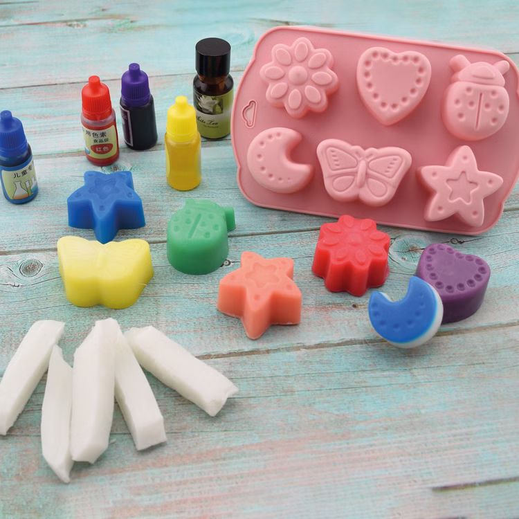 14575-Seife-selbst-herstellen-basteln-Seifen-Set-mehrfarbig-mit-Formen-fuer-Kinder_1.jpg 14575-Seife-selbst-herstellen-basteln-Seifen-Set-mehrfarbig-mit-Formen-fuer-Kinder_1.jpg