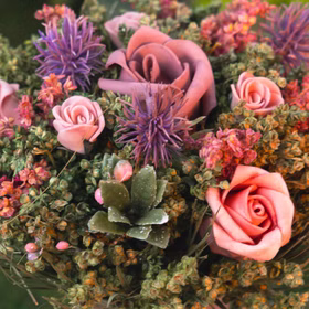 Blumenstrauß ländlich 16 x 20 cm Rosen Kunstblumen gebunden Tisch-Deko Wohn-Deko Accessoire Blumen Tisch-Deko für jeden Anlass Hochzeit Geburtstag Sommerfest