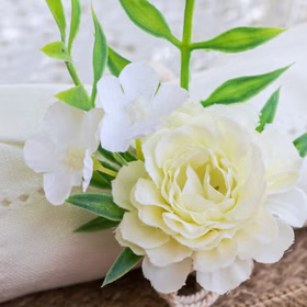 Blumen Serviettenring weiße Rose Ø 5 cm Tisch-Deko Hochzeit Blumen-Deko Geburtstag Sommerfest Dekoration Servietten gedeckter Tisch Blumen Serviettenring weiße Rose Ø 5 cm Tisch-Deko Hochzeit Blumen-Deko Geburtstag Sommerfest Dekoration Servietten gedeckter Tisch