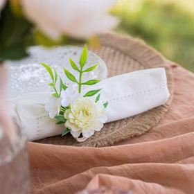 Blumen Serviettenring weiße Rose Ø 5 cm Tisch-Deko Hochzeit Blumen-Deko Geburtstag Sommerfest Dekoration Servietten gedeckter Tisch Blumen Serviettenring weiße Rose Ø 5 cm Tisch-Deko Hochzeit Blumen-Deko Geburtstag Sommerfest Dekoration Servietten gedeckter Tisch
