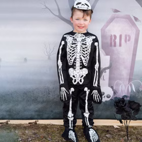 Halloween Skelett Kostüm Glow in the Dark mit Maske für Kinder von Vorne mit Maske auf der Stirn 