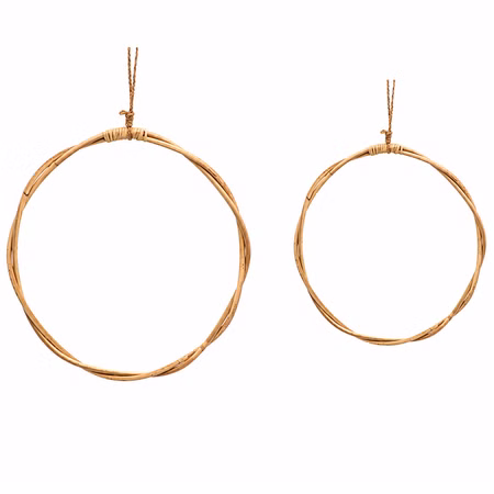 Rattan-Kranz rund 2er Set 40 & 35 cm Natur Deko zum Basteln Boho Vintage Bastelbedarf SALE Hochzeit Dekoration Bastelmaterial Türdeko Geschenk 2er-Set Rattan-Kranz rund in verschiedenen Größen auf hellem Hintergrund – ideal für Hochzeit, Boho- und Vintage-Deko.