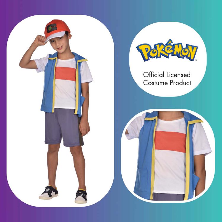 Pokemon Kostüm Ash Ketchum Poke-Trainer für Kinder Pokemon Kostüm Ash Ketchum Poke-Trainer für Kinder mit Pokeball in der rechten Hand von Vorne und links oben das Pokemon-Logo
