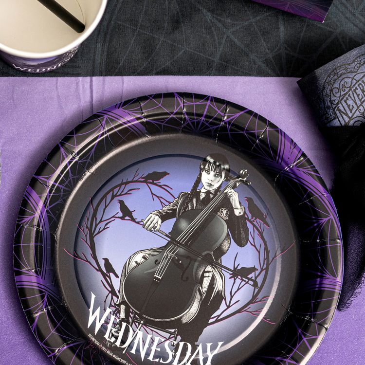 Wednesday Party-Set Halloween Tisch-Deko 45-tlg. Party-Deko Wednesday Party-Set Gesamtübersicht