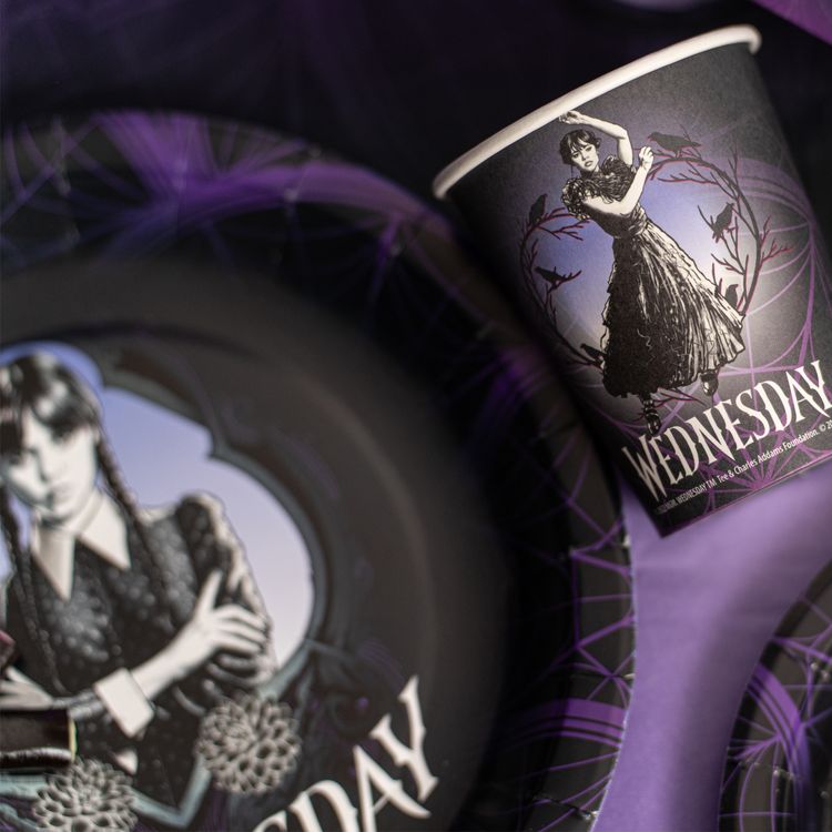 XXL Wednesday Party-Set Geburtstag Tisch-Deko 46-tlg. Party-Deko Wednesday Party-Set Gesamtübersicht