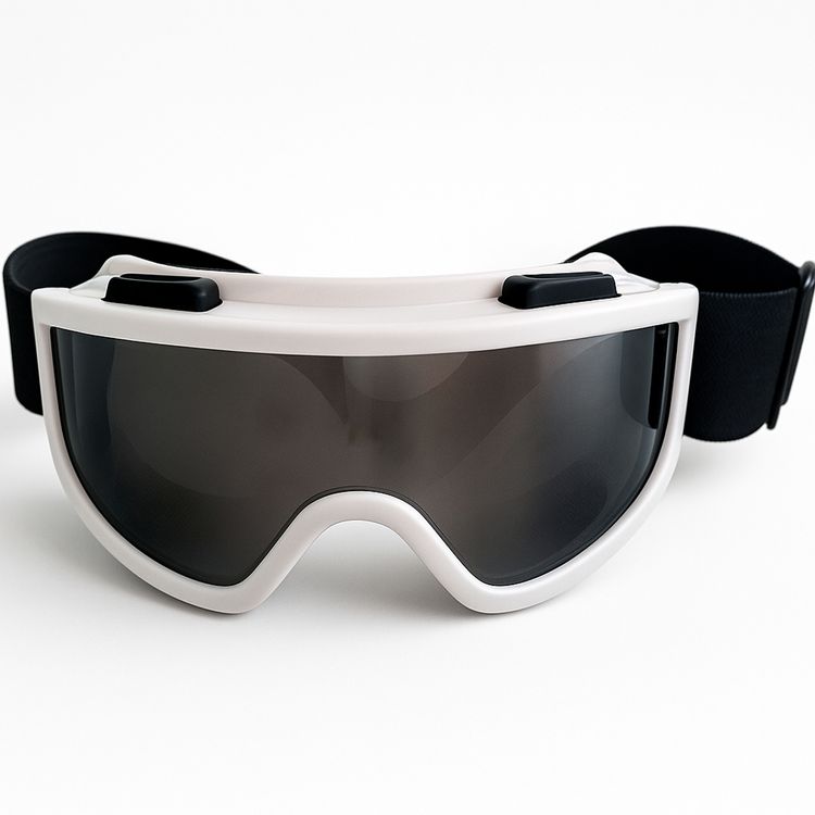 Skibrille weiß mit getönten Gläsern Spaßbrille Kostüm-Zubehör für Erwachsene Skibrille weiß mit leicht getönten Gläsern Spaßbrille auf dem Gesicht eines Mannes von Vorne