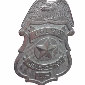 Schulterholster Polizei verstellbares Schulterhalfter mit Polizeimarke & Ausweis für Erwachsene Kostüm-Zubehör Polizist Fasching Karneval Mottoparty Detailaufnahme silberne Polizeimarke