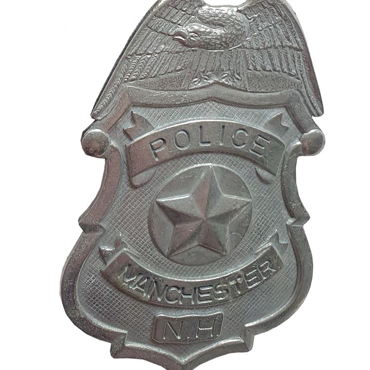 Schulterholster Polizei verstellbares Schulterhalfter mit Polizeimarke & Ausweis für Erwachsene Schulterholster-Set bestehend aus Schulterhalfter Holster Polizeimarke und Polizei-Ausweishülle von Vorne