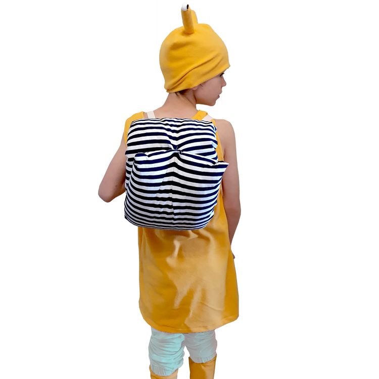 Schnecken Kostüm Fine mit Schneckenhaus für Kinder kniend von der Seite