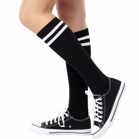 Schwarze Kniestrümpfe in College-Optik Retro Sportsocken für Damen Gr. 36-41 Kostüm-Zubehör Fasching Karneval 80er 90er Mottoparty Schwarze Kniestrümpfe in College-Optik Retro Sportsocken für Damen von der Seite