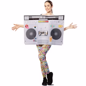 Radio Kostüm Retro Radiokassette Sound of 80er & 90er für Erwachsene Paar- und Gruppenkostüme Fasching Karneval Mottoparty Radio Kostüm Retro Radiokassette Sound of 80er & 90er für Damen von Vorne