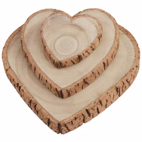 Baumscheibe Herzform Rustikales Holzherz 23 cm Tischdeko Hochzeit Geburtstag Vintage Dekoration Geburtstag Hochzeit Jubiläum Muttertag Deko-Ideen 3 Holz-Herzen in verschiedenen Größen übereinander gestapelt.