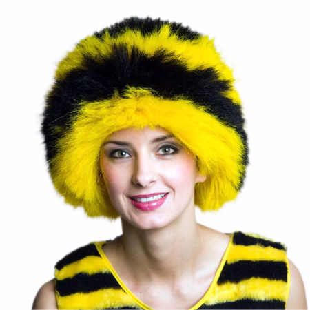 Bienen Perücke Honigbiene Schwarz Gelb für Erwachsene Kostüm-Zubehör Tier Hummel Wespe Insekt Fasching Karneval Mottoparty Frau mit Schwarz Gelb gestreifter Bienen-Perücke vor weißem Hintergrund
