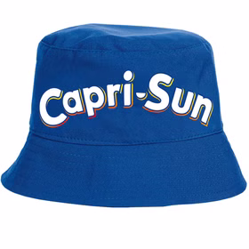 Capri Sun Kostüm Getränk Capri Sonne Orange für Erwachsene Original Lizenzartikel Kostüm-Zubehör Fasching Karneval Mottoparty Sommerhut Partyhut Original Lizenz Capri-Sun® Fischerhut in blauer Farbe mit Aufdruck von Vorne und weißem Hintergrund.