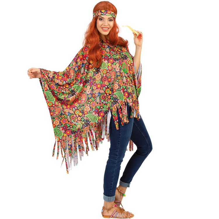 Hippie Kostüm Joan Bunter Poncho mit Stirnband Boho-Stil für Damen Frau im bunten Hippie-Poncho mit Stirnband; Blick über die Schulter, Fransen, Jeans und Sandalen.
