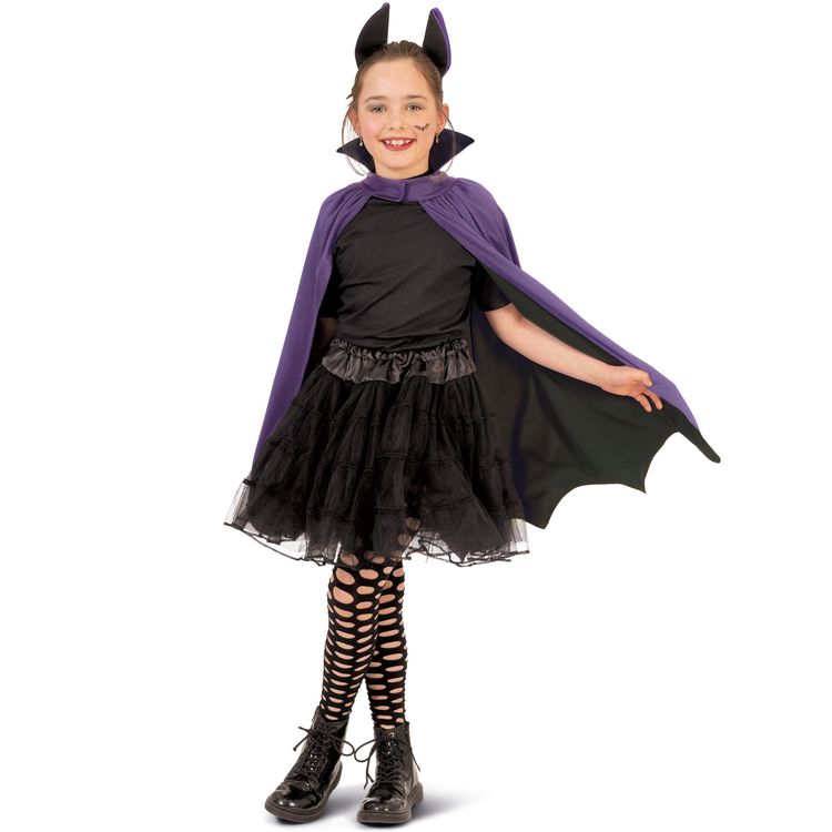 Fledermaus Kostüm Fipsy Umhang zweifarbig & Haarreif Halloween für Kinder Mädchen im Fledermaus Kostüm mit zweifarbigem Umhang zum Wenden und Fledermaus-Haarreif seitlich von Vorne.