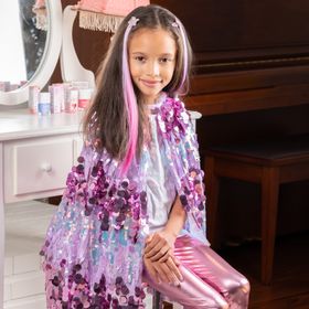 Bunte Haarsträhnen in Pink und Lila mit glitzernden Stern-Haarspangen zum Einklipsen für Kinder mit dem dem Hinweis, dass es sich um 8 Stück handelt.