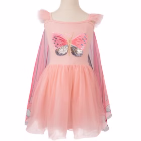 Schmetterling Kostüm Fee Rosalie Kleid mit Flügeln für Kinder 5-6 Jahre Tierkostüm Fasching Karneval Mottoparty Kindergeburtstag Ein rosa Schmetterlingskleid auf einer Puppe, mit Pailletten-Schmetterling auf der Brust und transparenten Flügeln.