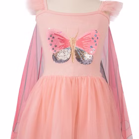 Schmetterling Kostüm Fee Rosalie Kleid mit Flügeln für Kinder 5-6 Jahre Tierkostüm Fasching Karneval Mottoparty Kindergeburtstag Detailaufnahme Schmetterlingskleid mit Pailletten-Schmetterling auf der Brust vor weißem Hintergrund von Vorne.