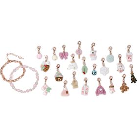 Adventskalender mit Wintermotiv und 24 Türchen, darunter Armbänder und Charms sichtbar.
