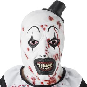 Komplettes Terrifier Kostüm mit Maske und Overall von Vorne, getragen von einem Modell in Gruselpose.