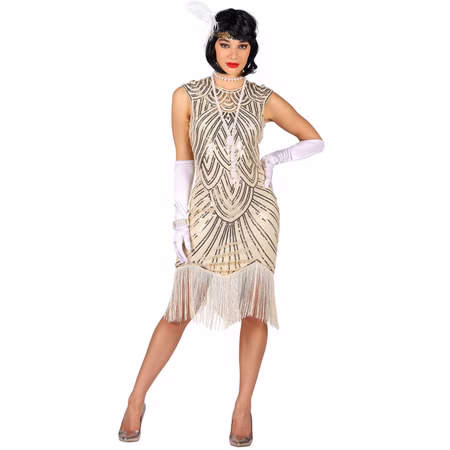 Charleston Kostüm 20er Jahre Kleid Lotte Weiß Gold für Damen Gr. S-L Fasching Karneval Mottoparty Frau in einem weißen, goldverzierten 20er Jahre Charleston Kleid mit Fransen, weißen langen Handschuhen und Perlenkette, steht mit einer Hand an der Hüfte.