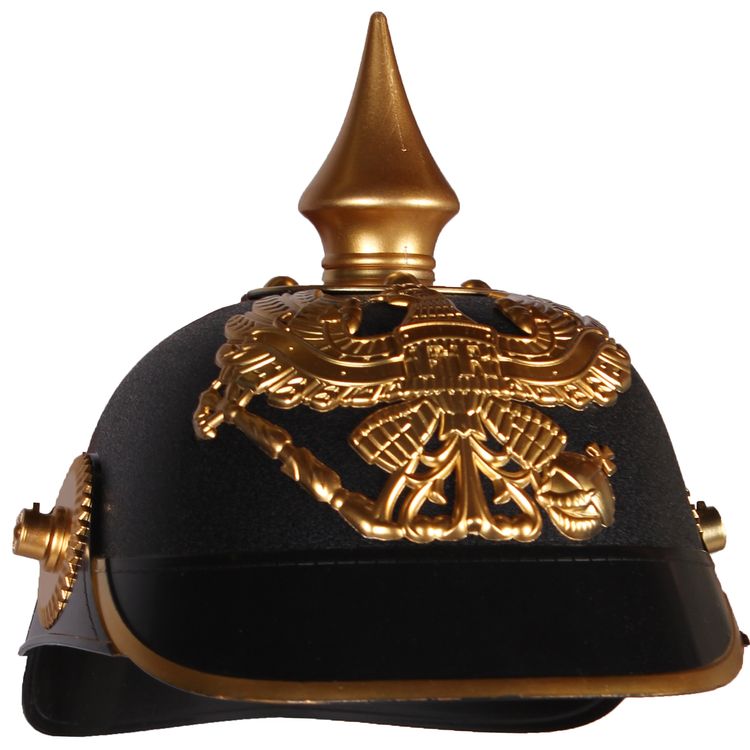 Schwarze Pickelhaube mit Kinnriemen und mit goldenen Verzierungen und Adler-Symbol von Vorne
