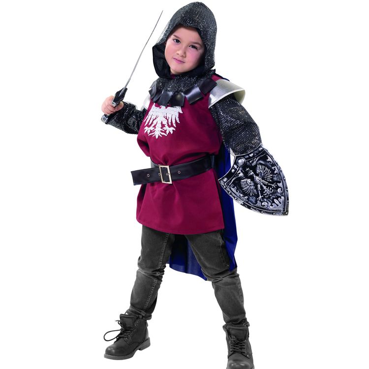 Ein Kind im Ritterkostüm Lancelot mit Schwert und Schild in kämpferischer Pose.