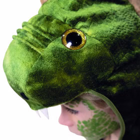 Dino Kostüm Grüner Dinosaurier Bronto für Kinder Gr. 104-128 Tierkostüm Brontosaurier Fasching Karneval Kindergeburtstag Mottoparty Detailaufnahme der Dino-Kapuze mit großen Augen und weißen Zähnen.