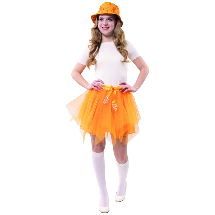 Sekt Kostüm Aperetive Orange Tüllrock und Hut für Damen Frau steht frontal und präsentiert den leuchtend orangefarbenen Tüllrock und den Hut.