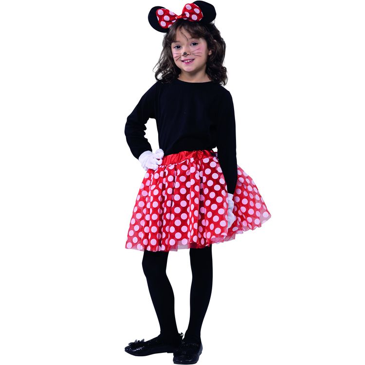 Kind zeigt das Maus-Kostüm in typischer Mimik mit Nase und Haarreif.